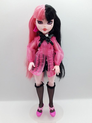 Monster High Draculaura G3 doll like new, Mattel