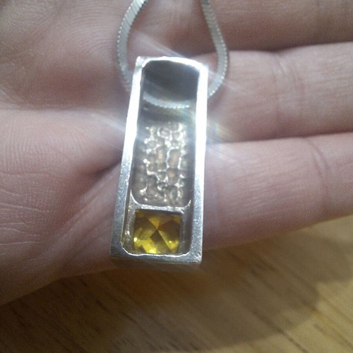 Silver 925 pendant with yellow zircon used with chain