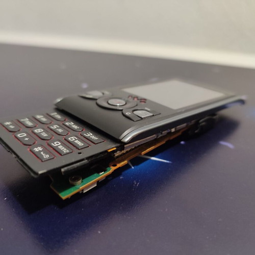 Sony Ericsson W595 used, non-functional for parts