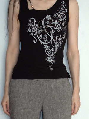 Y2K Vintage Black Floral Graphic Tank Top with Bead Strap Size S