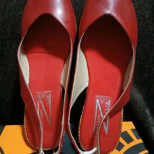 Zontary Club red sandals new size 40