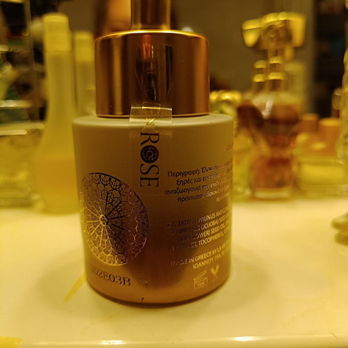 La Vie En Rose face oil sealed
