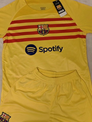 FCB φανέλα σετ σορτσάκι ποδοσφαίρου καινούργιο