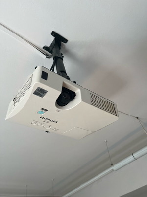 Hitachi CP-RX94 проектор – 103 часа (2)