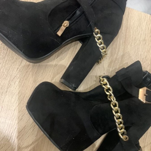 Suede ankle boots size 39 like new with gold details