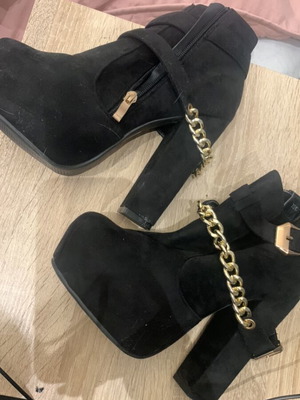 Suede ankle boots size 39 like new with gold details