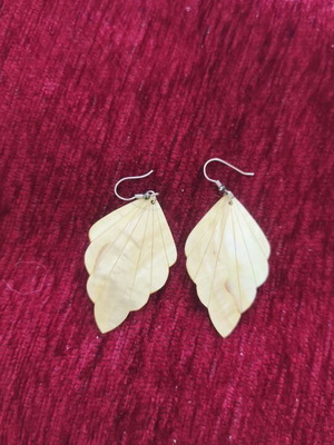 Leaf-shaped earrings used, beige