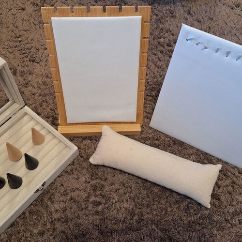 Packaging and jewelry materials used, pack