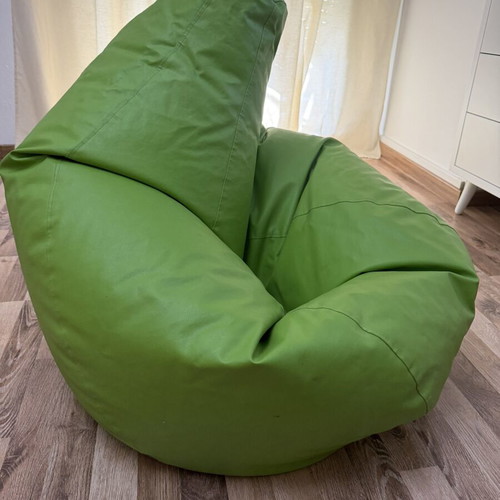 Pouf stool used