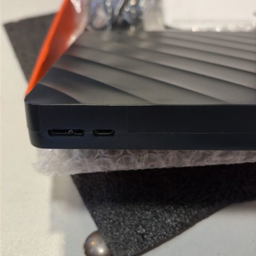 Blu-Ray/DVD CB31005 External Writer with USB Hub new