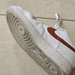 Παπούτσια γυναικεία Nike Air μεταχειρισμένα, άσπρο-κόκκινο, μέγεθος 43