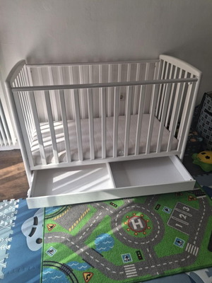 Ligno Baby Cot with Aloe Vera Mattress and Storage Drawers like new