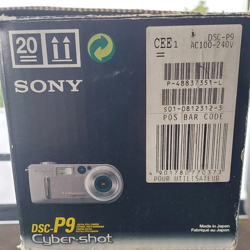 Sony Cyber-shot DSC-P9 4.0MP camera like new, complete set