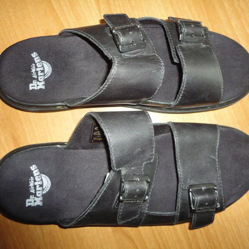 Dr. Martens men's slippers size 44 like new, black