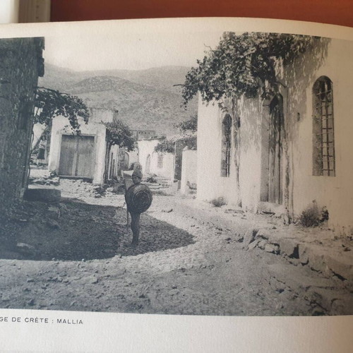En Grece photographic journey with 118 photos by A. Bon used