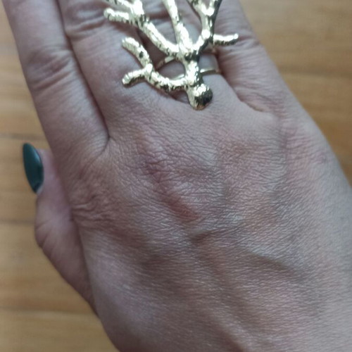 Bracelet and ring set with gold coral like new