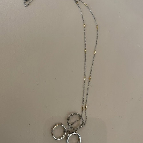 Coach pendant like new, silver color, stylish