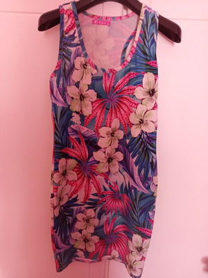 Tropical floral women's dress M/L like new, tight knee-length