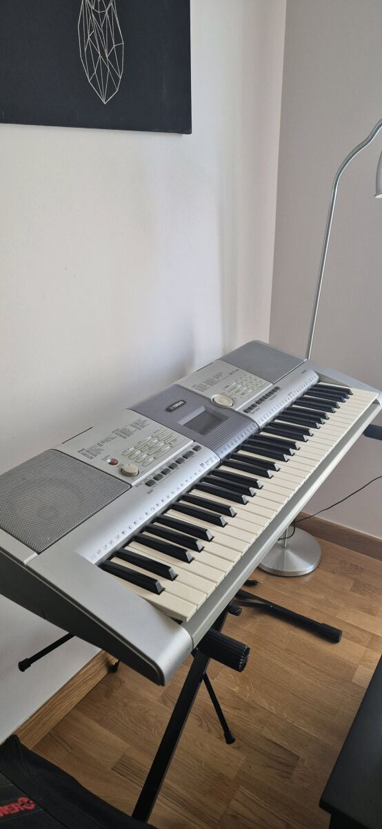 Yamaha PSR-295 keyboard used with case… - € 165,00 - Vendora.cy