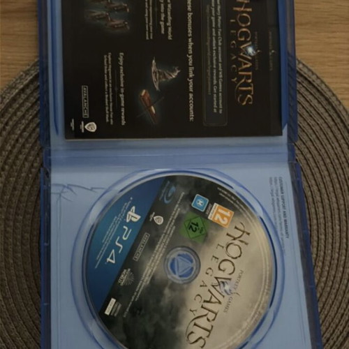 Hogwarts Legacy PlayStation 4 used, fully functional