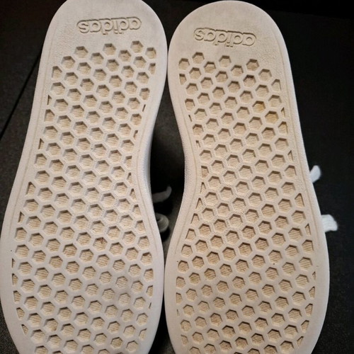 Adidas athletic shoes like new, white, size 32