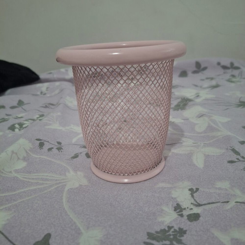 Pencil holder, pink