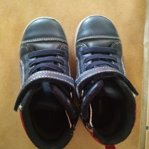 Geox boys' athletic shoes size 25 like new, black