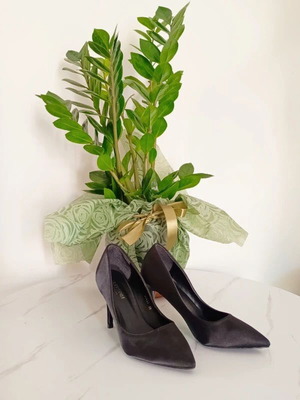 Alta Moda satin pumps with comfortable heel, size 39, black