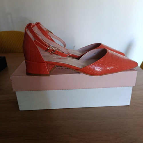 Bozikis coral croco pointed toe shoes size 38 new