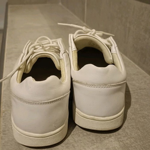 Sneakers athletic white shoes like new, size 38