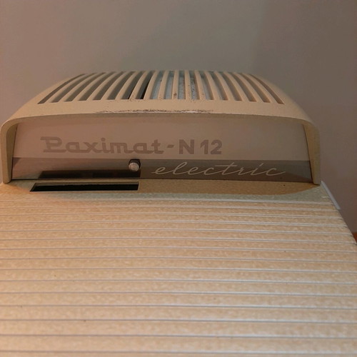Braun Paximat N12 slide projector like new with case