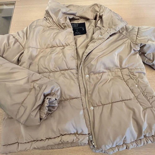 Women's jackets Stradivarius Large beige and Pull & Bear Medium green used