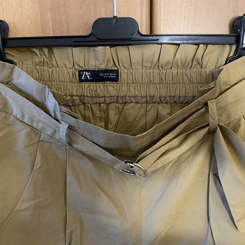 Zara women's shorts new, beige, size M
