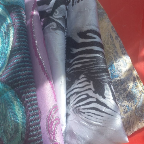 Ethnic large tablecloths pack of 4 like new, double-sided