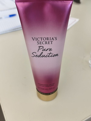 Victoria's Secret Pure Seduction fragrance lotion 236ml like new