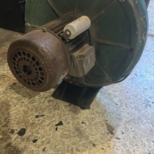 Centrifugal air fan used with built-in electric motor