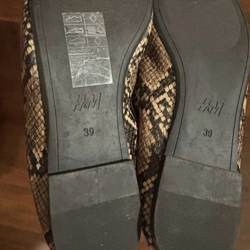 Loafers H&M with snake print new, size 39