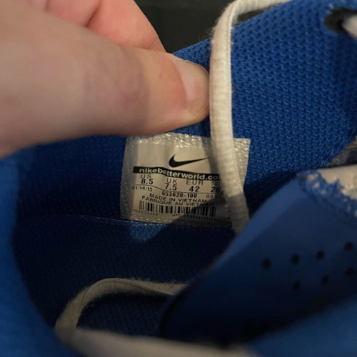 Nike athletic shoes like new, size 42, white and blue