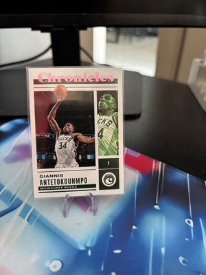 Giannis Antetokounmpo κάρτα 2022-23 Panini Chronicles #9 σαν καινούργιο