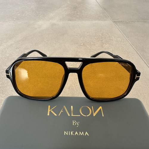 Sunglasses black frame with yellow rectangular lenses new