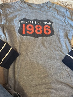 Gap μπλούζα για αγόρια 10 ετών σαν καινούργια, γκρι με μπλε μανίκια