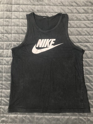 Nike shirt used, sizes 140 cm and 146 cm, black and white