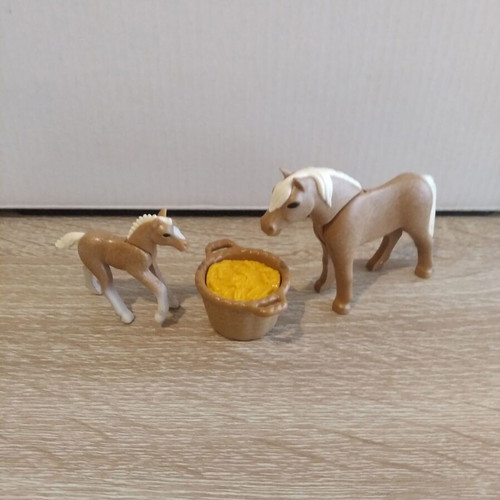 Playmobil Country Horse with Foal like new