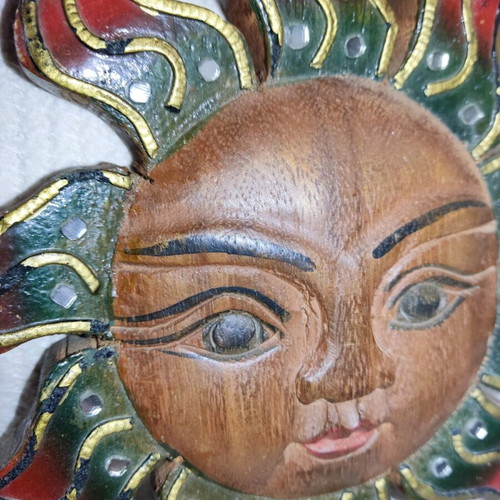 Wooden sun wall decoration used with ethnic style