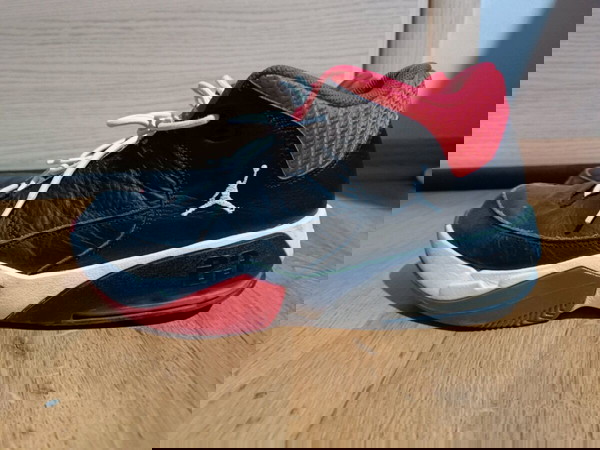 Jordan max aura 3