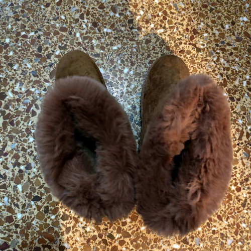 Fur boots brown size 40 like new