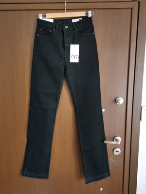 Zara high-waisted jeans new, size 36 black