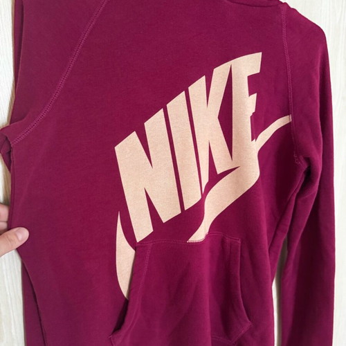 Nike women's hoodie with pockets used
