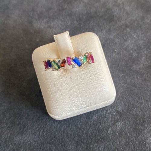 14k Gold Ring like new with multicolor zircon stones