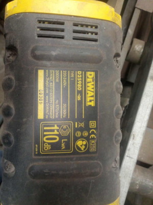 Κομπρεσέρ κατεδαφιστικό DeWALT σαν καινούργιο με καρότσι μεταφοράς